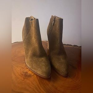 Ivanka Trump - heeled bootie